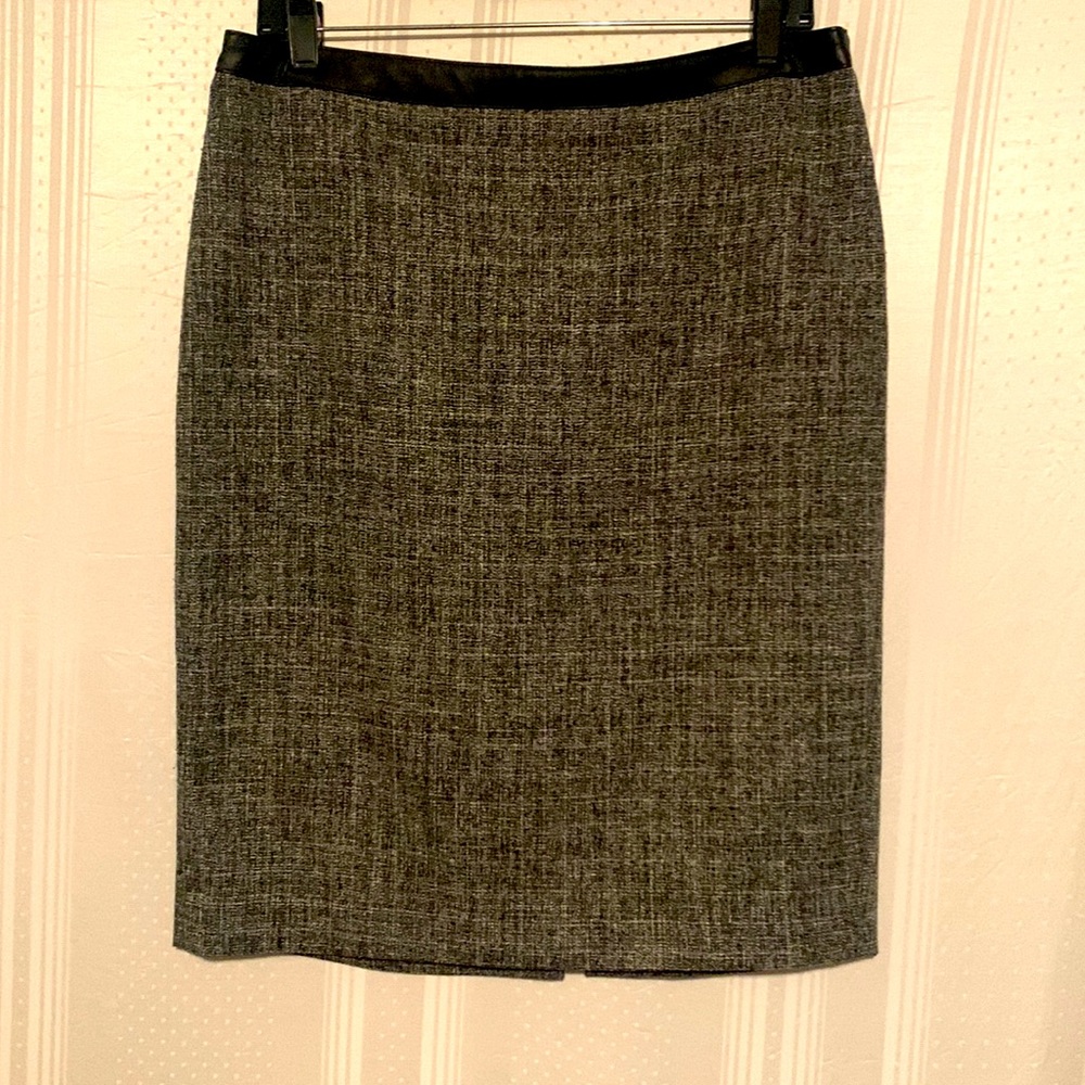 Ann Taylor Tweed Pencil skirt/Size 8